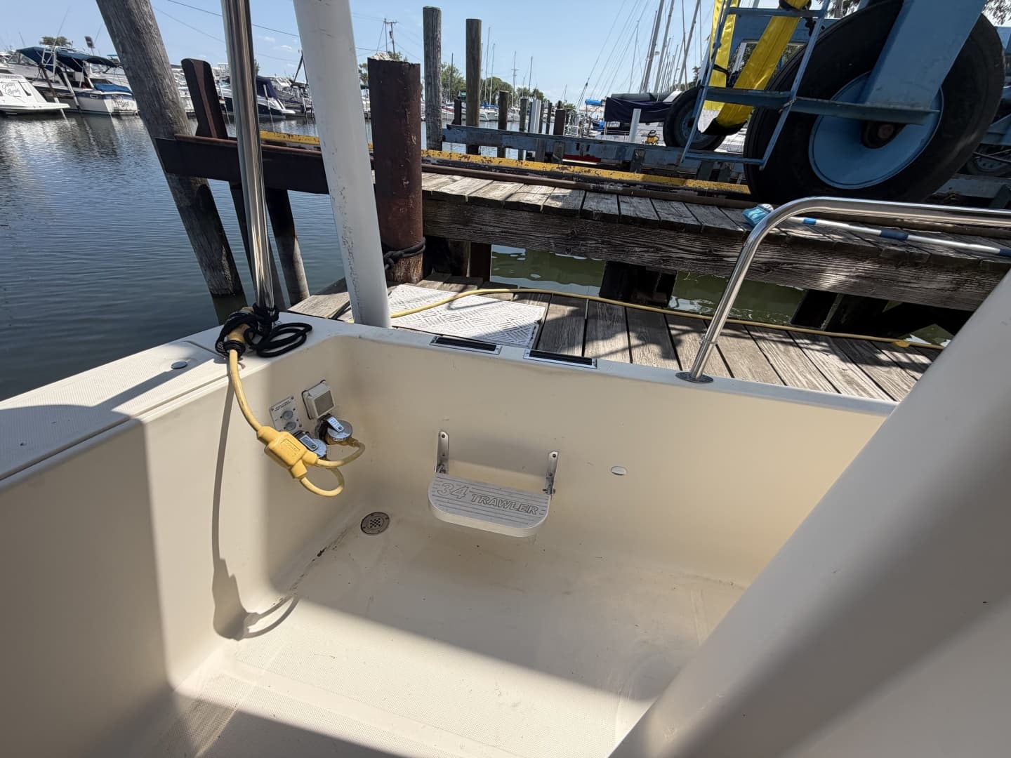 2006 Mainship 34 Trawler