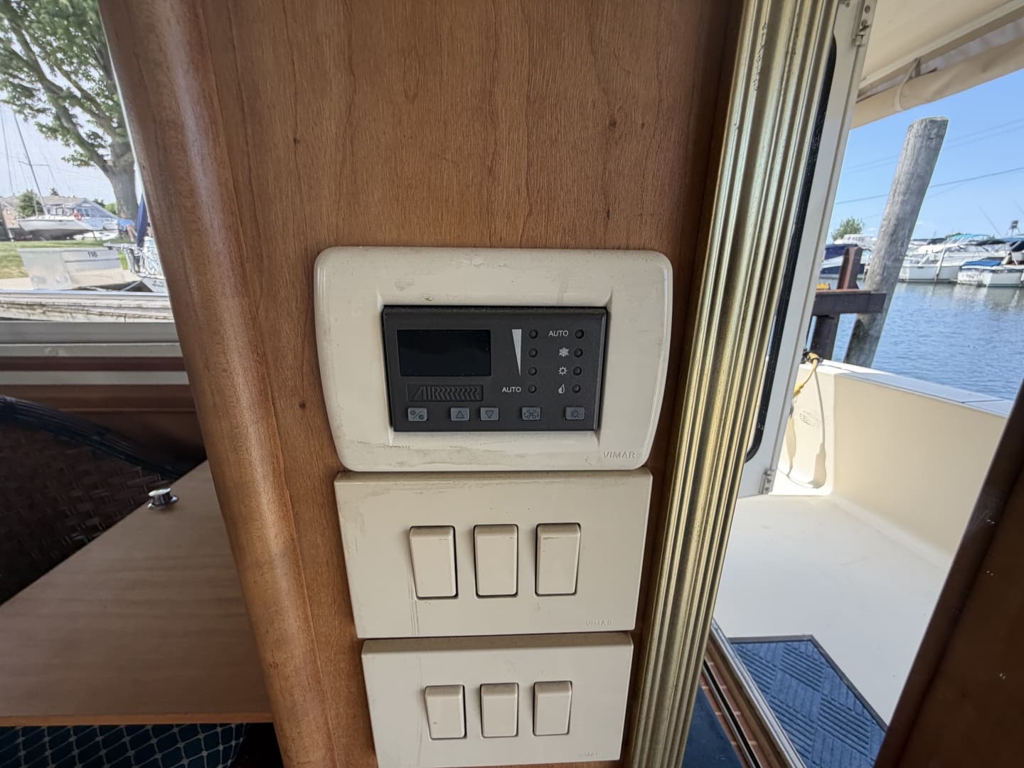 2006 Mainship 34 Trawler
