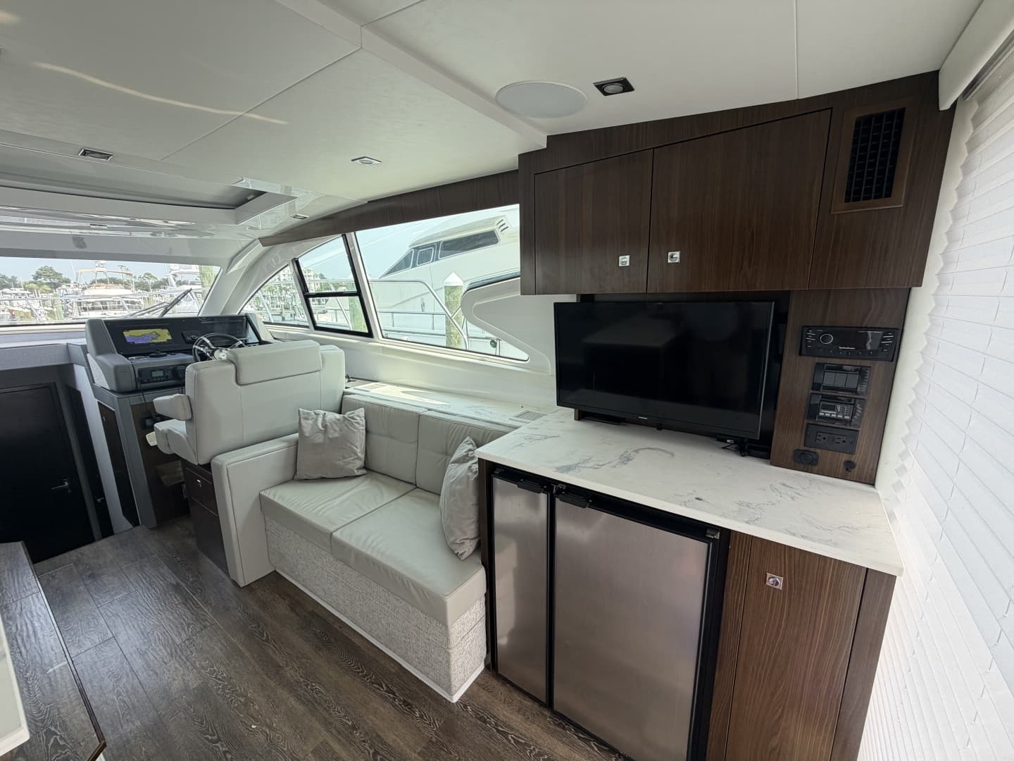 2022 Cruisers 46 Cantius