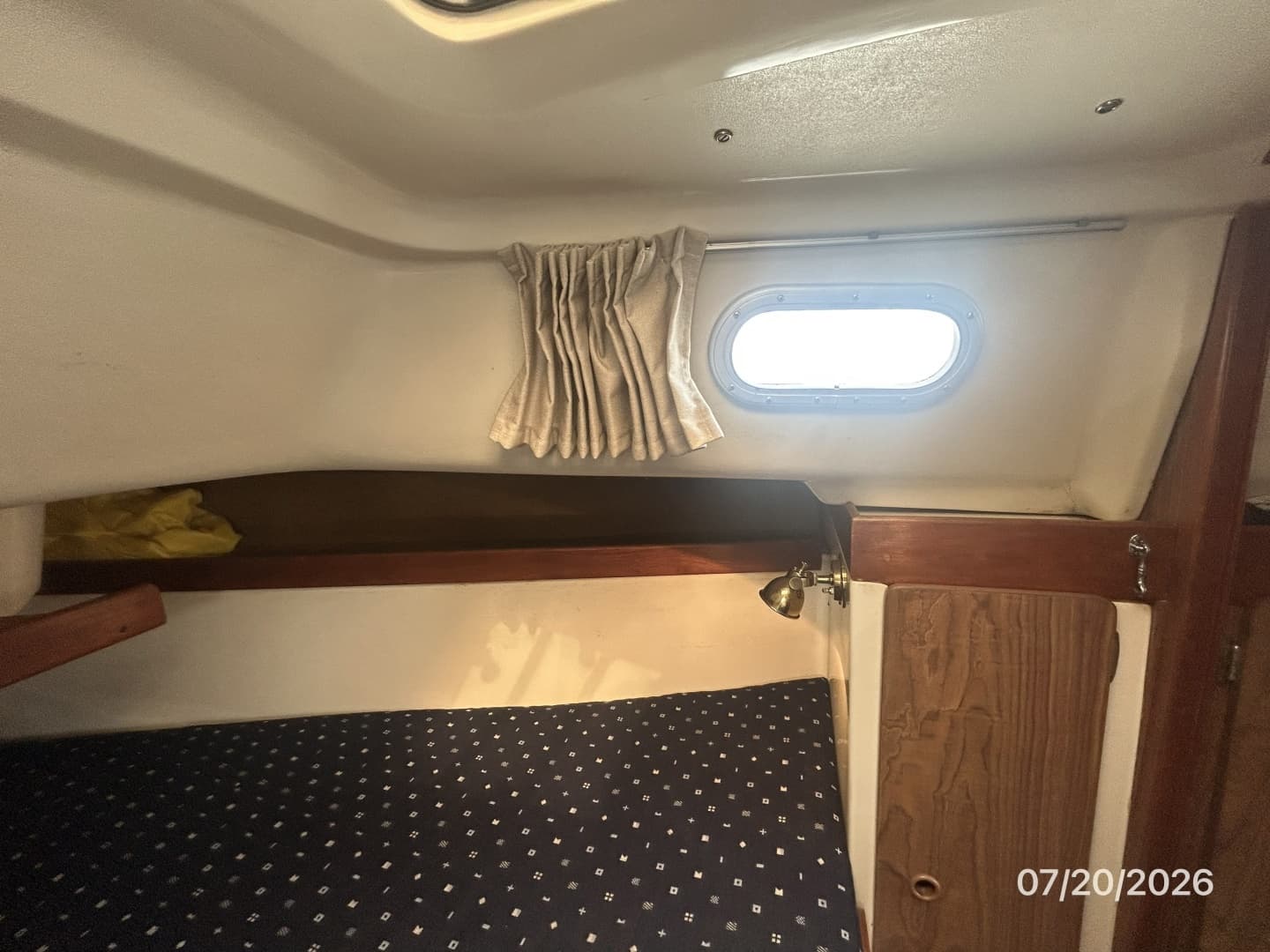 35' Pearson stateroom starboard