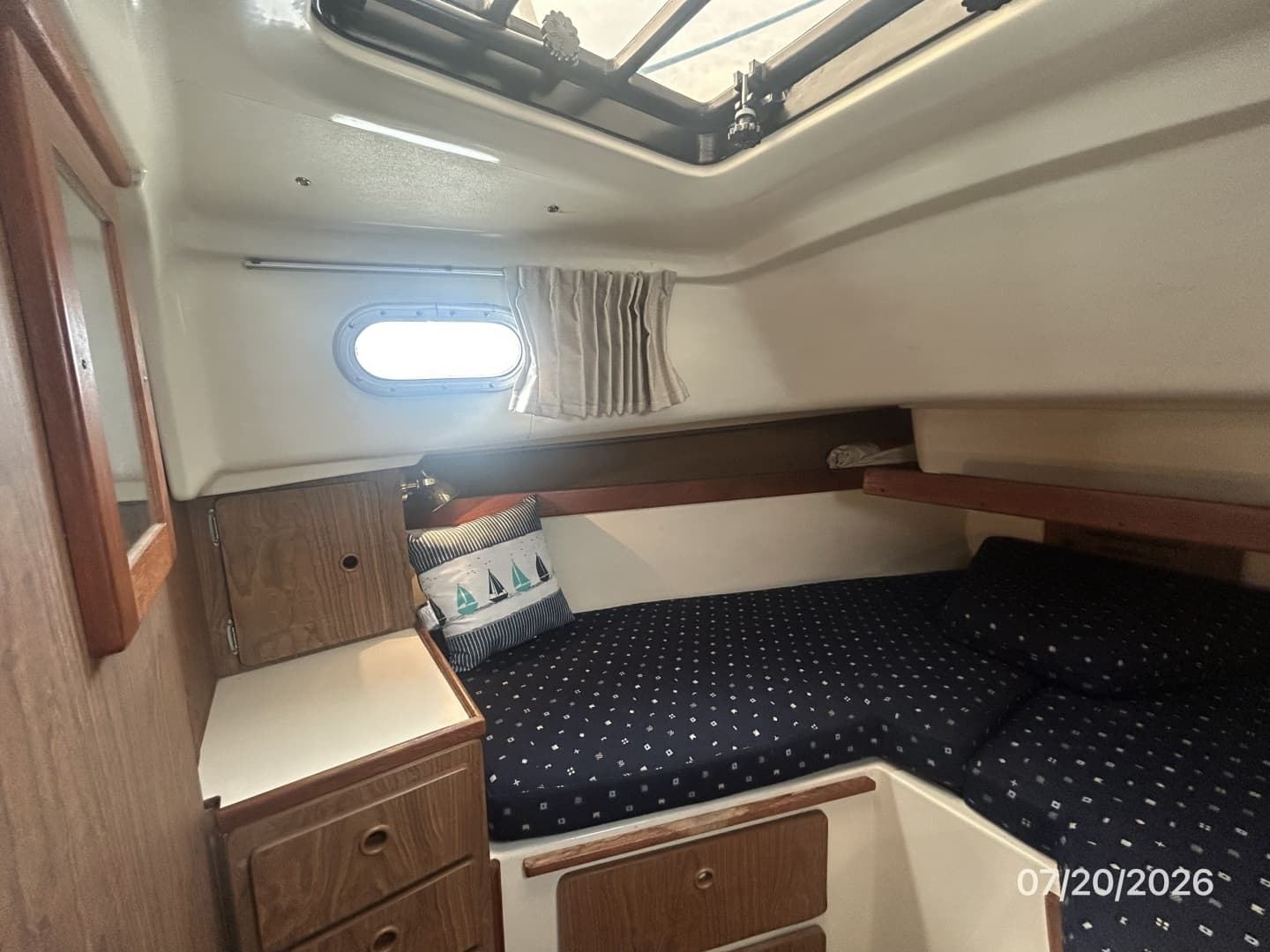35' Pearson stateroom port