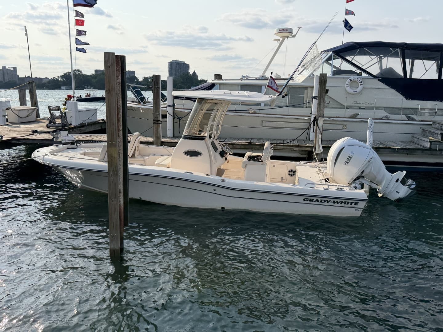2022 Grady-White 251 Coastal Explorer