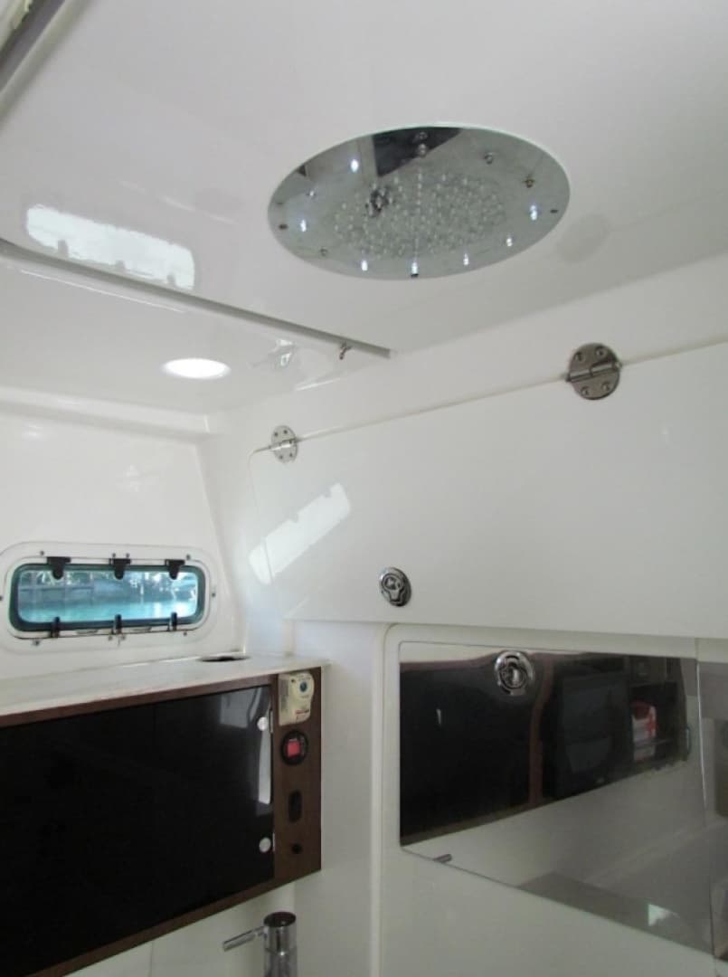 2016 Everglades 435 Center Console