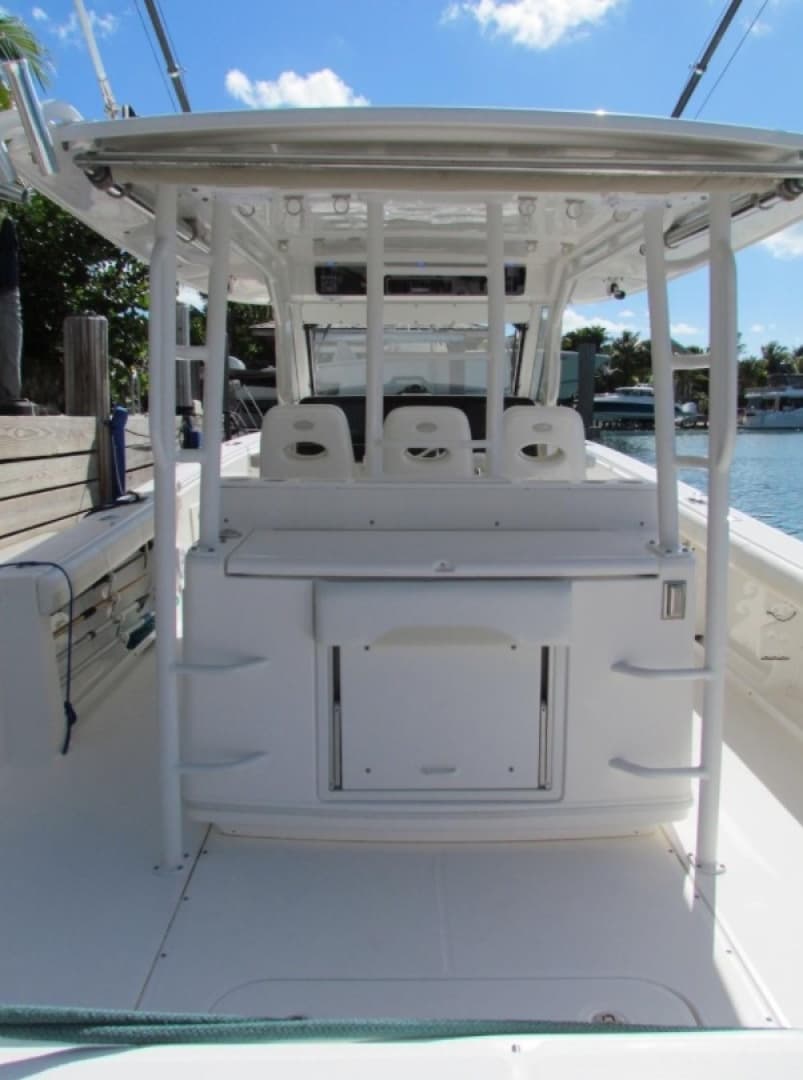 2016 Everglades 435 Center Console