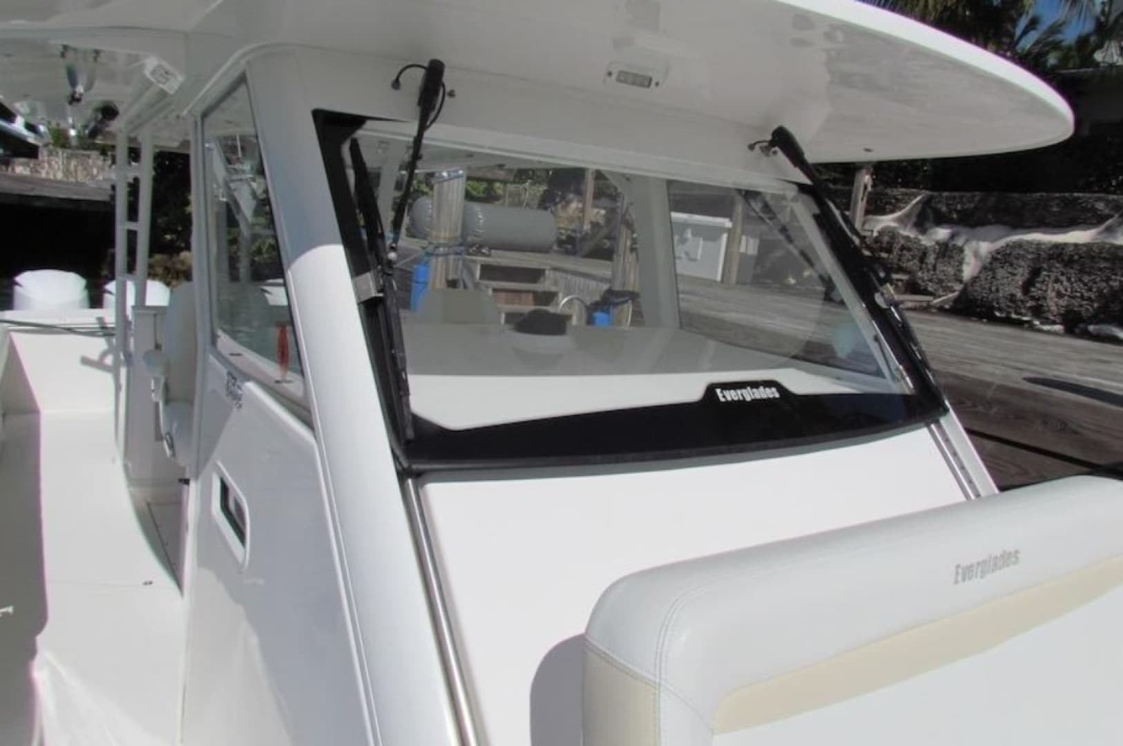 2016 Everglades 435 Center Console