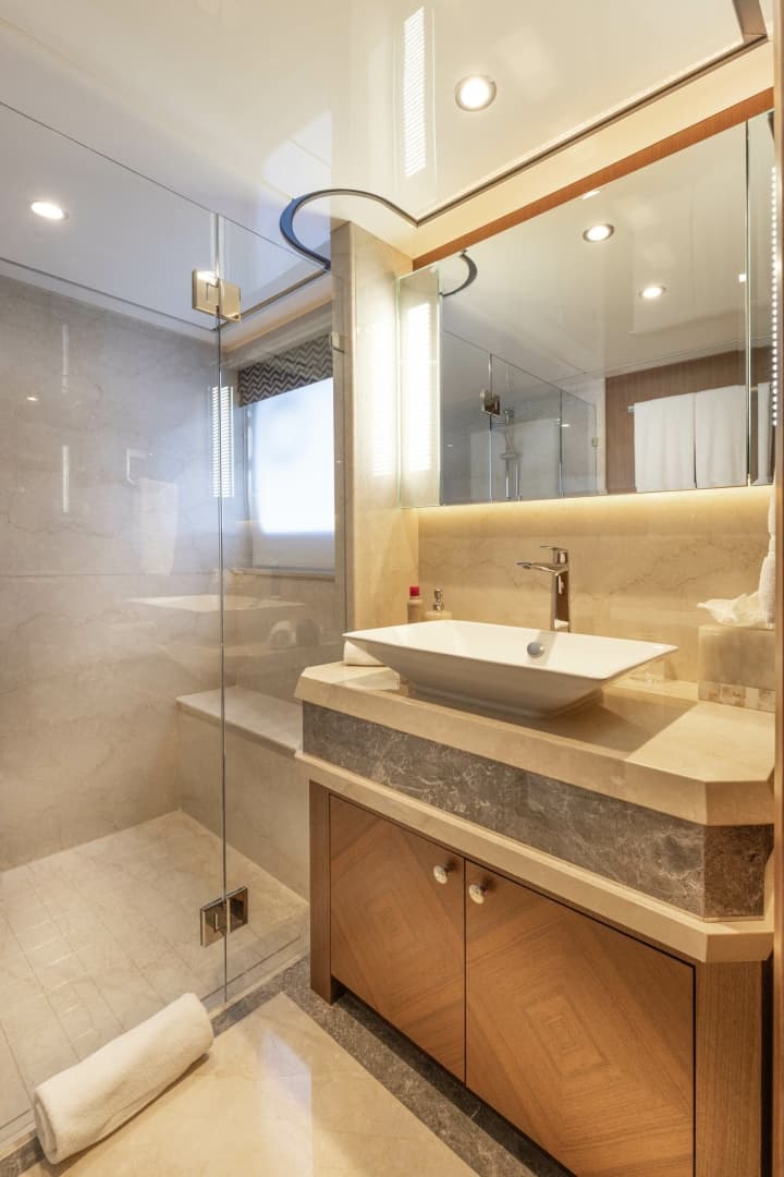 Guest Port Twin Bath
