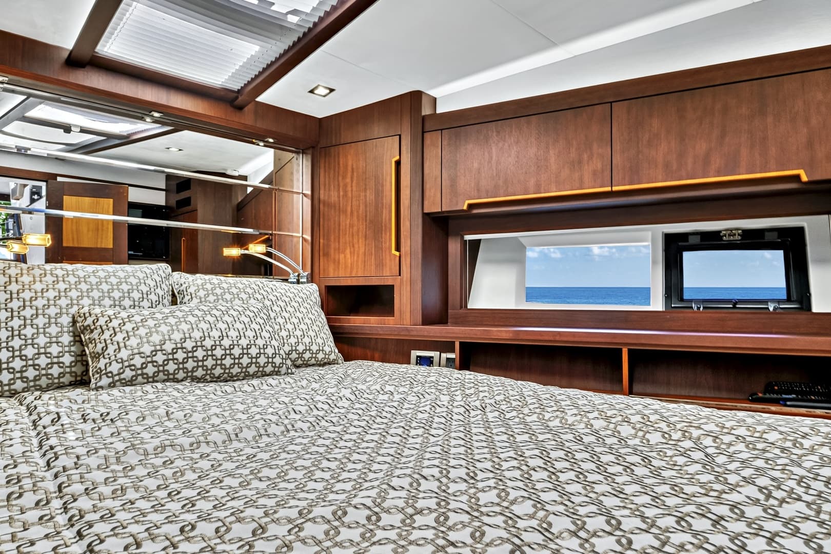 2017 Galeon Sky
