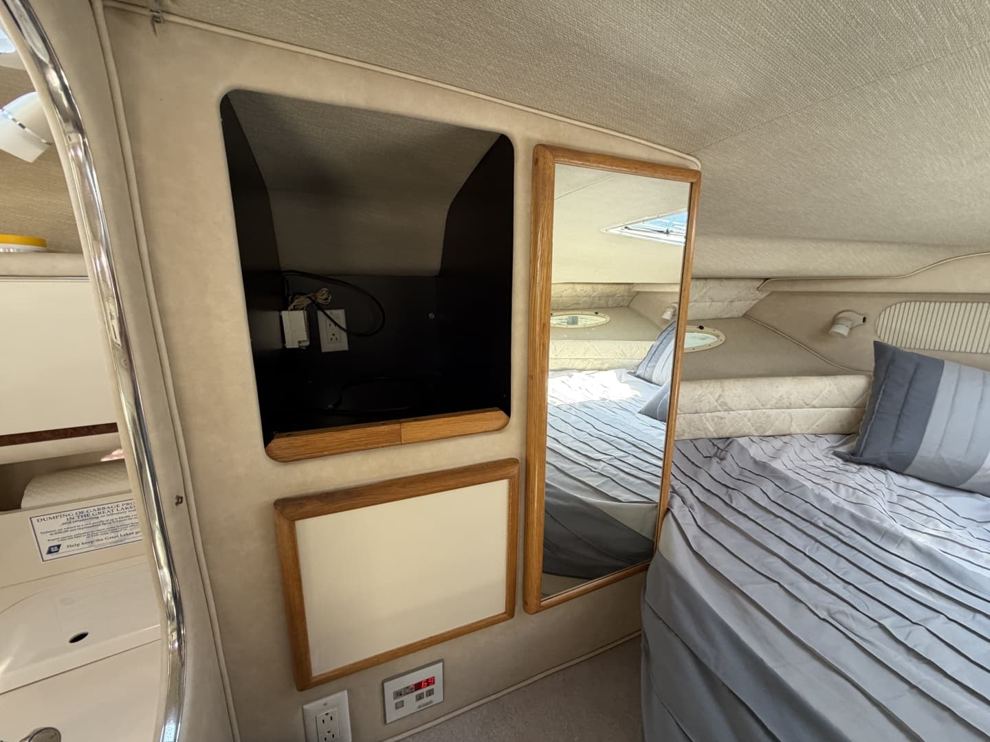 1996 Sea Ray 330 Sundancer