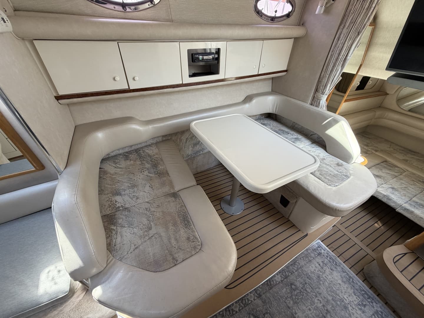 1996 Sea Ray 330 Sundancer