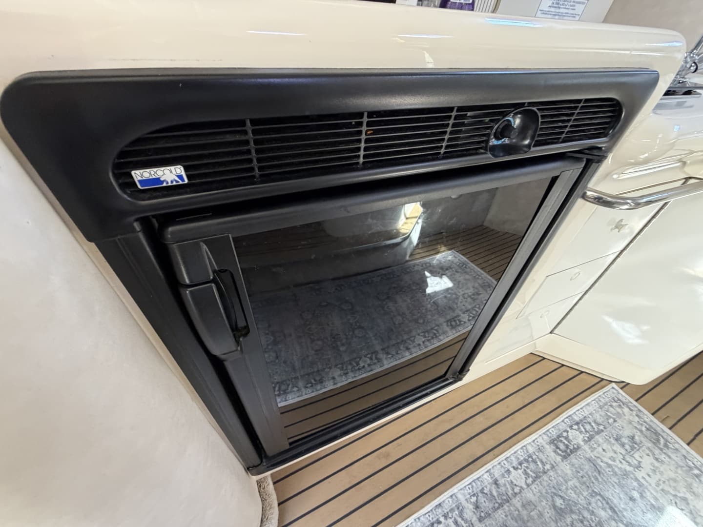 1996 Sea Ray 330 Sundancer