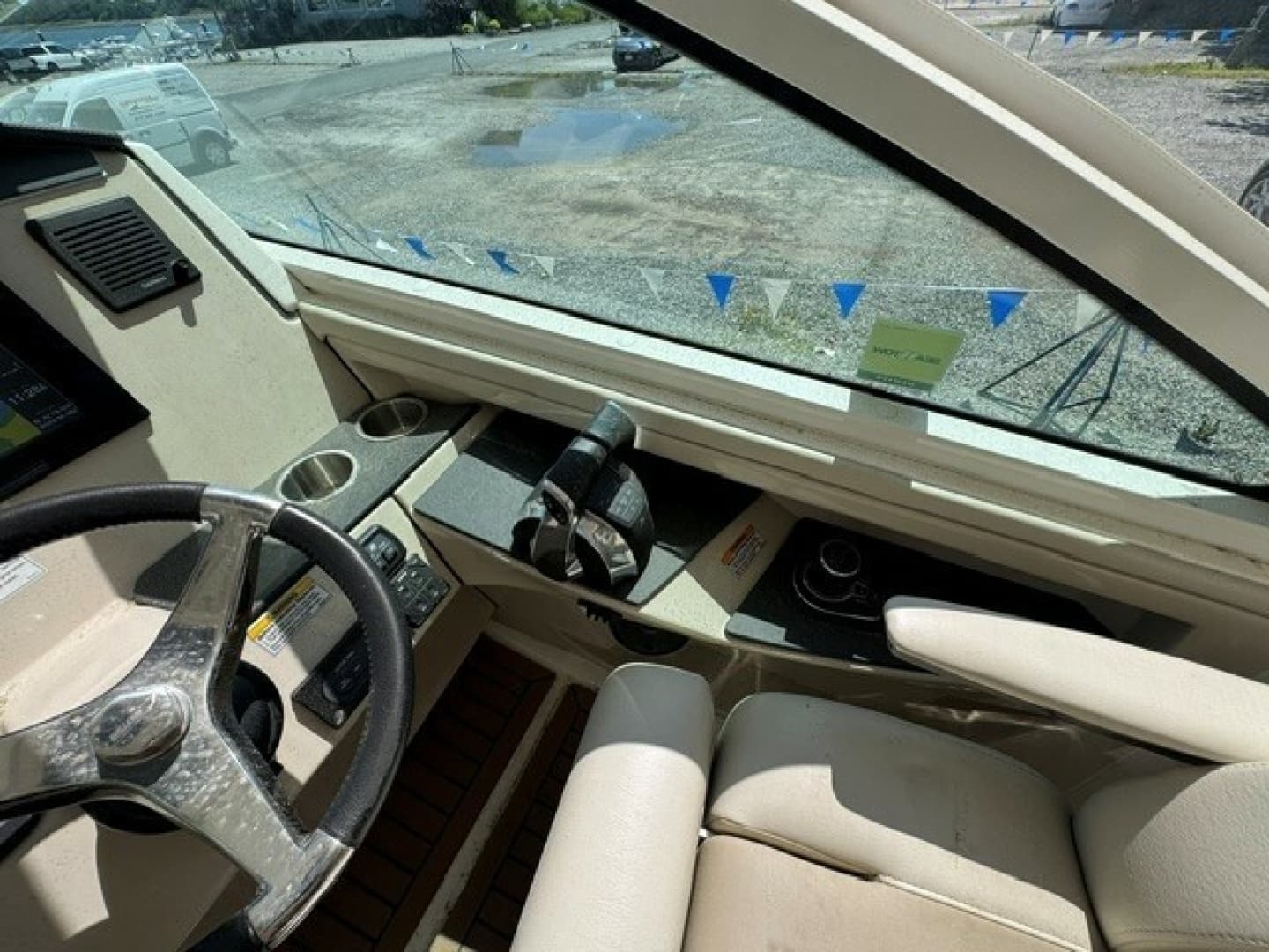 2018 Boston Whaler 320 Vantage