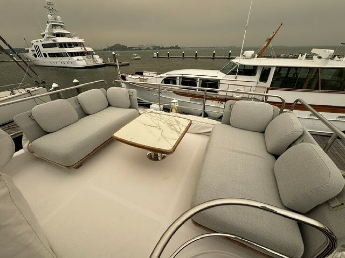 2023 Azimut 50FLY