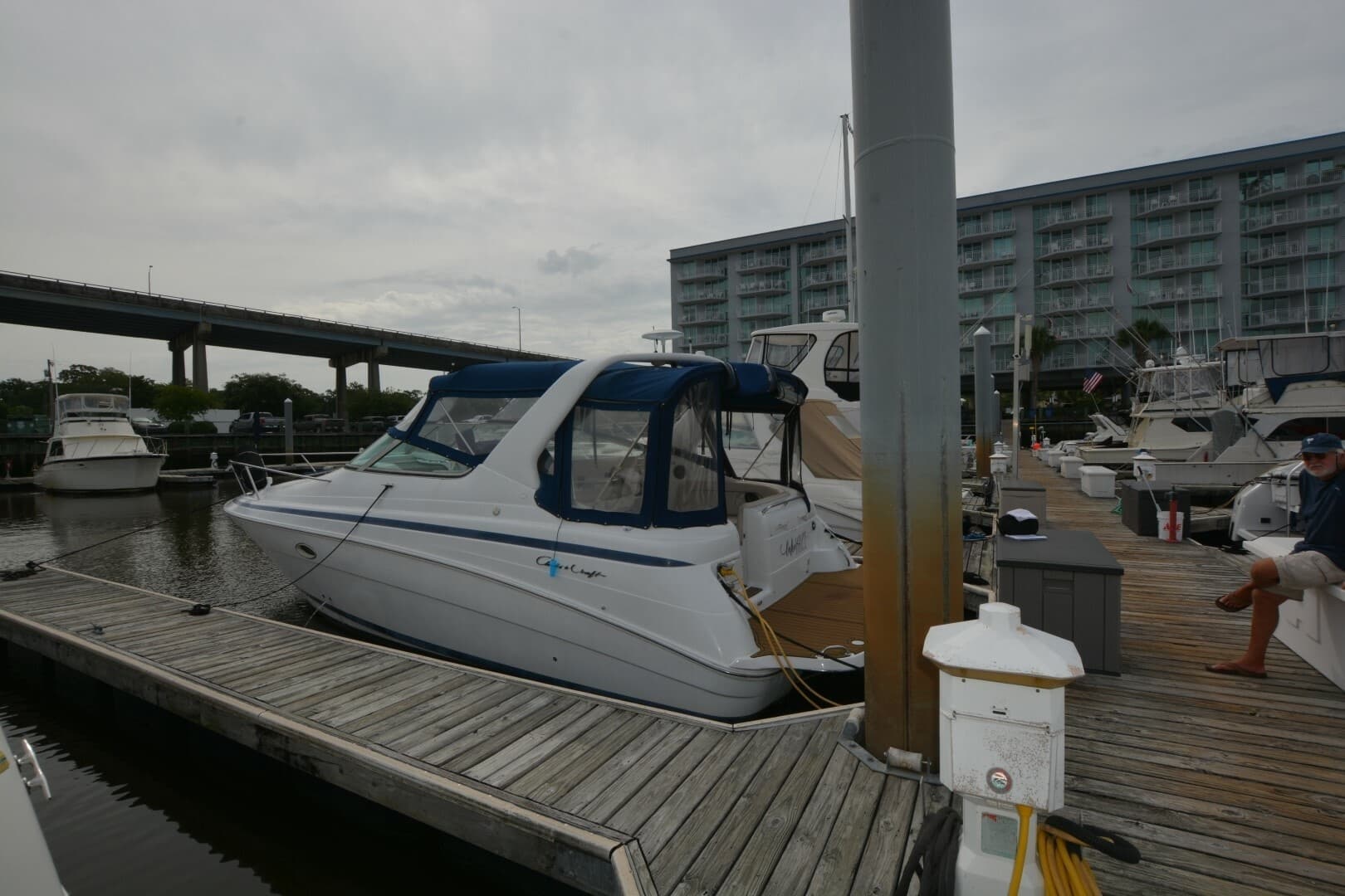 2001 Chris-Craft 328