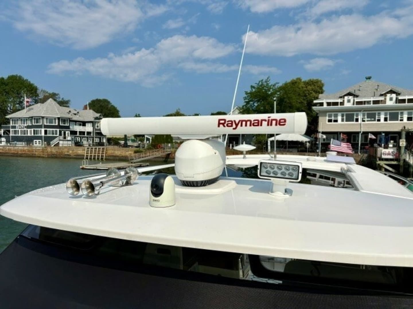 2021 Boston Whaler 405 Conquest