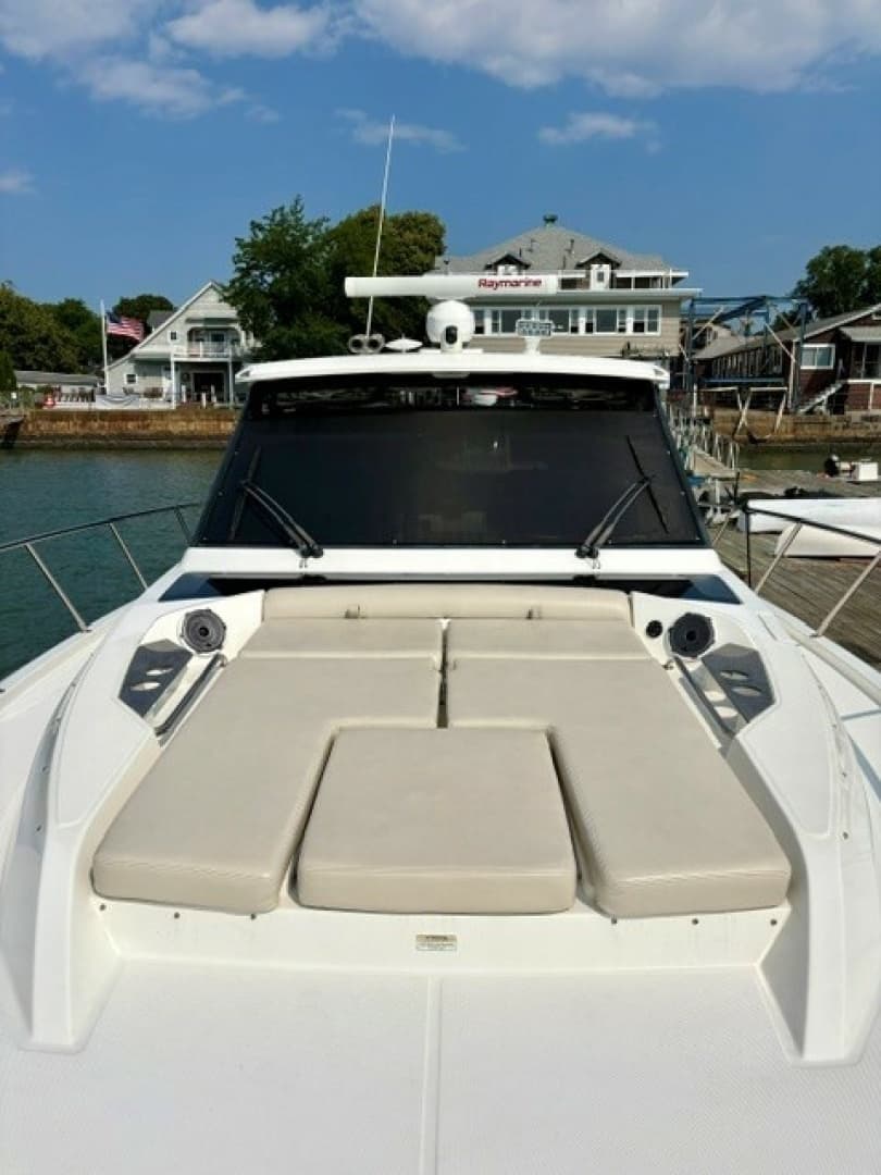 2021 Boston Whaler 405 Conquest
