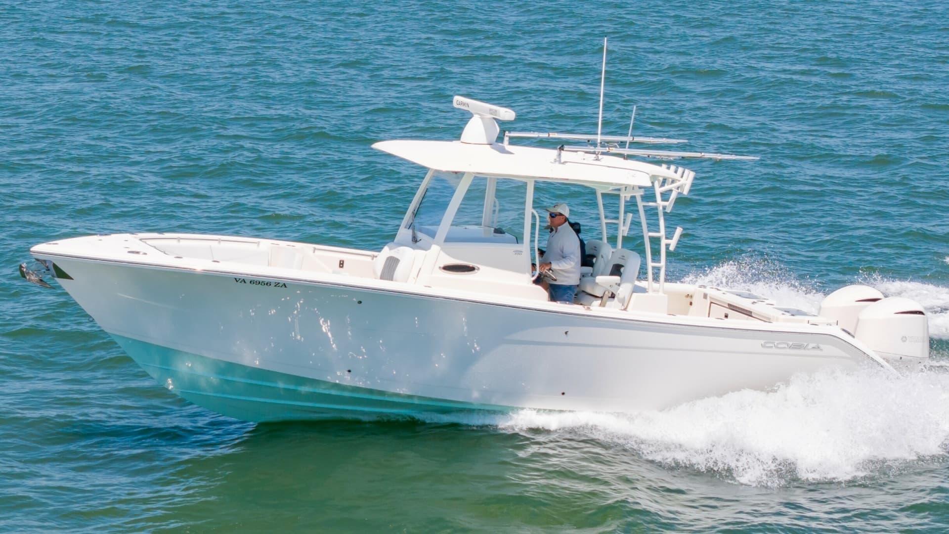 32 Cobia 2020 Hank 01