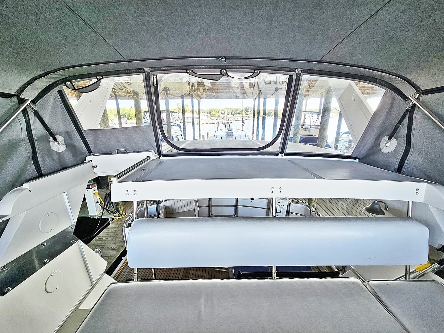 1988 President 37 Aft Cabin