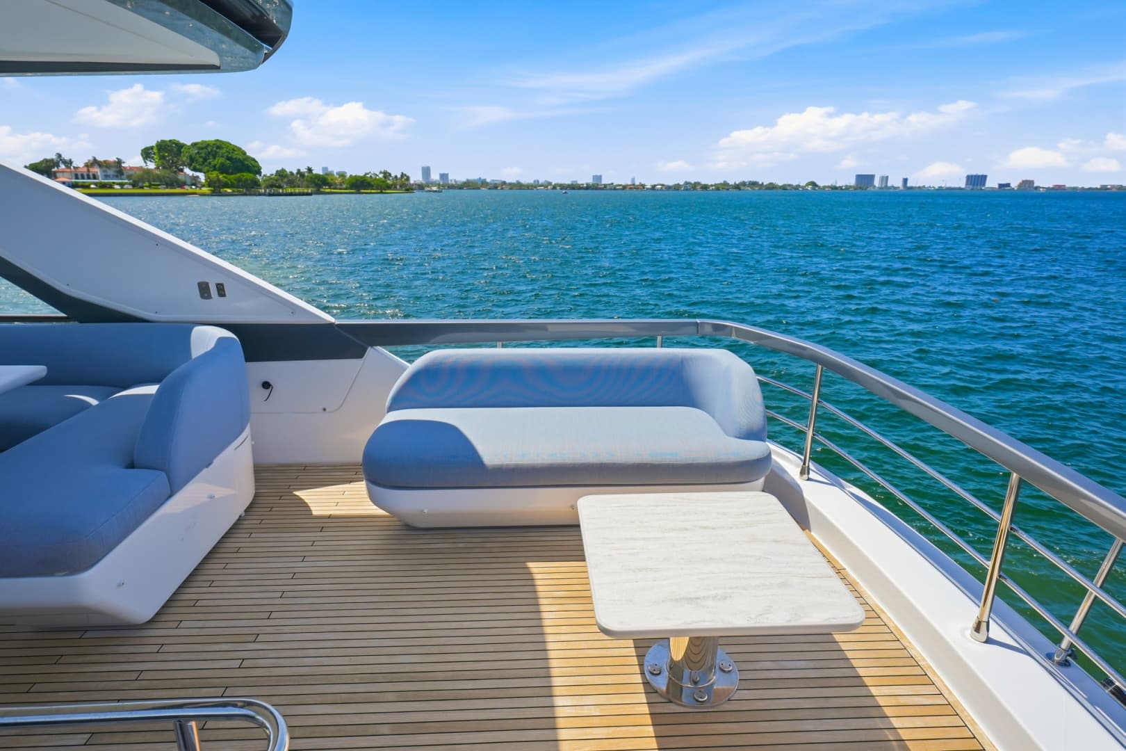2025 Azimut 68 FLY