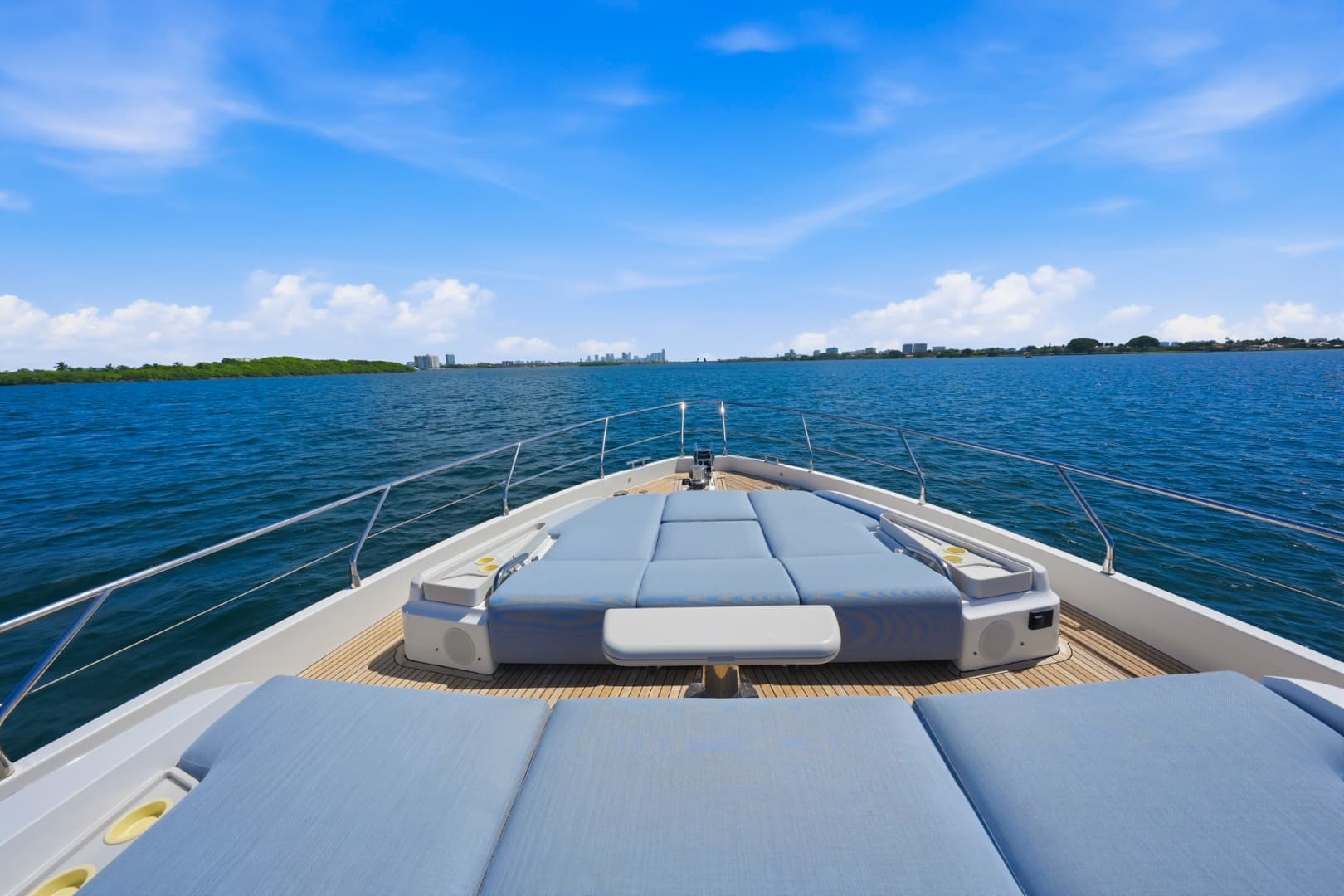 2025 Azimut 68 FLY