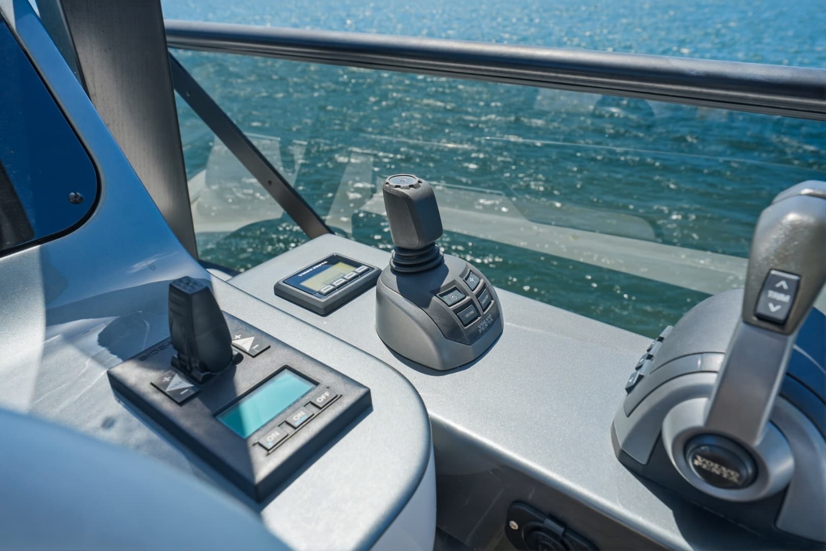 2025 Azimut 68 FLY