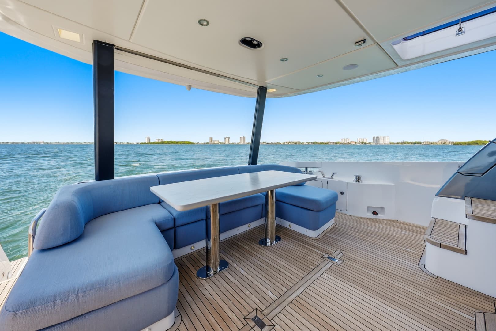 2025 Azimut 68 FLY