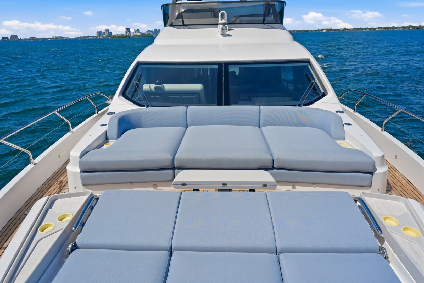 2025 Azimut 68 FLY