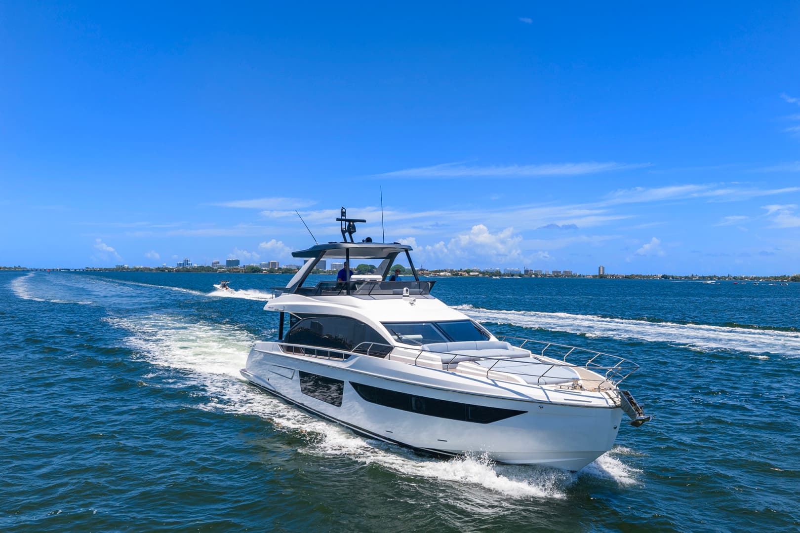 2025 Azimut 68 FLY