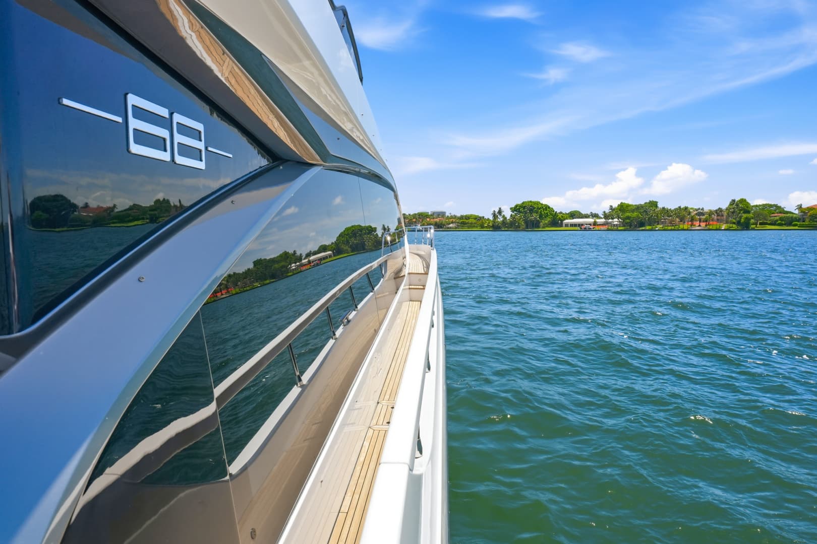 2025 Azimut 68 FLY