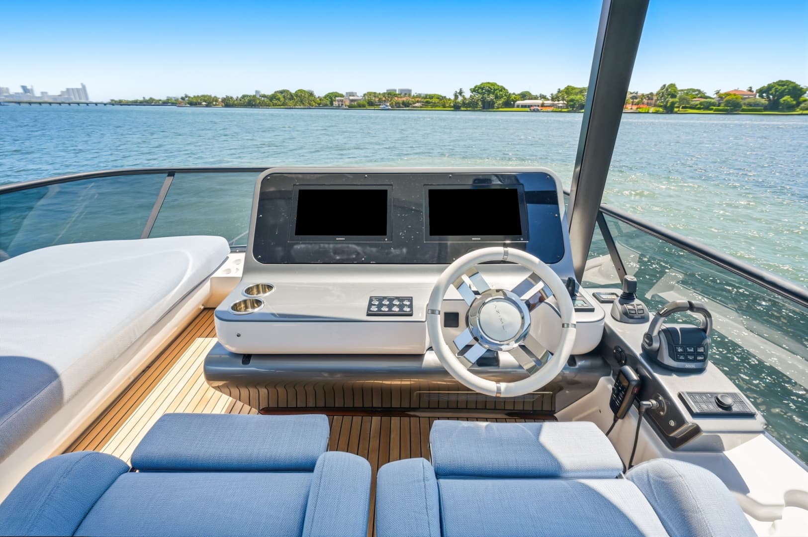 2025 Azimut 68 FLY