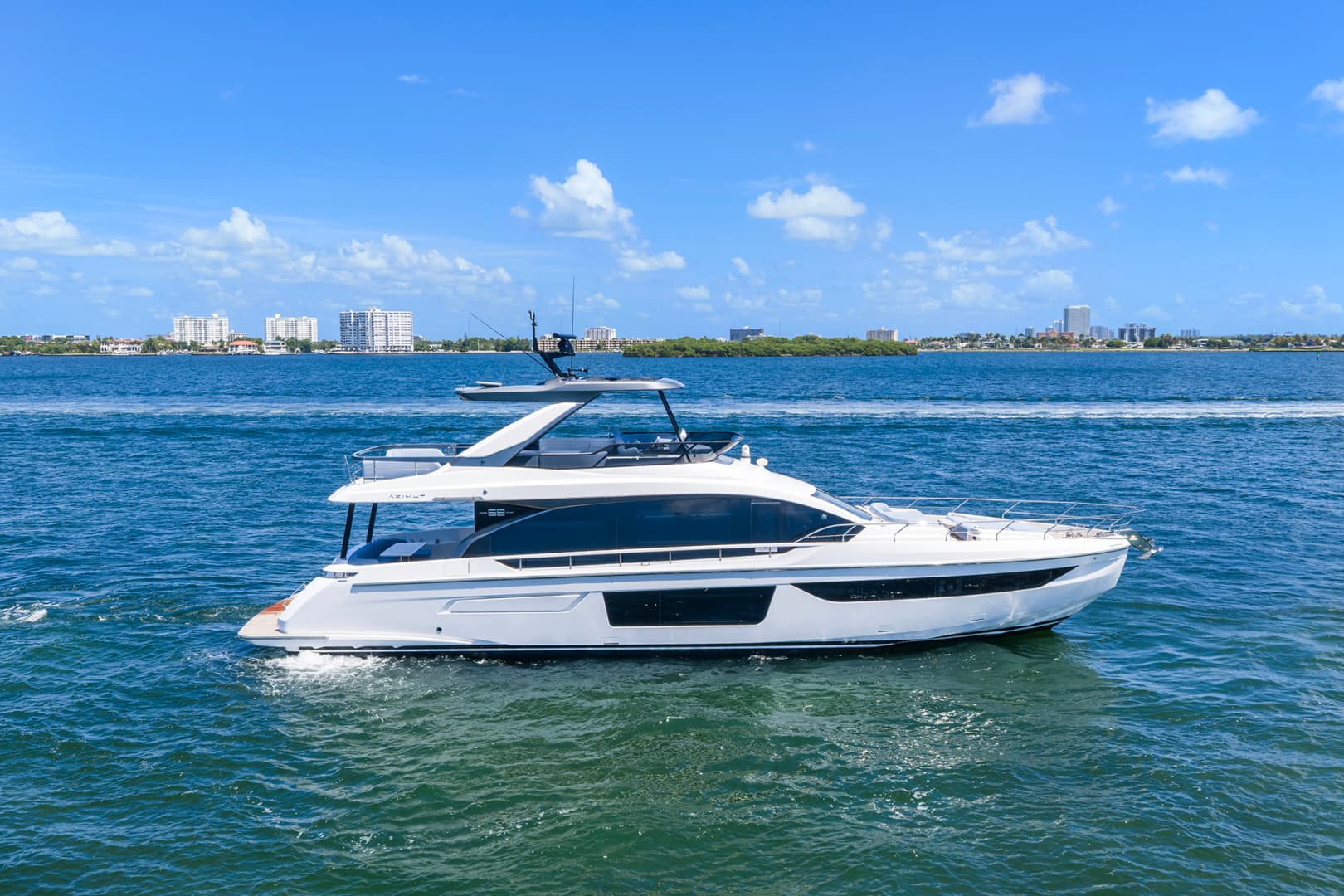 2025 Azimut 68 FLY