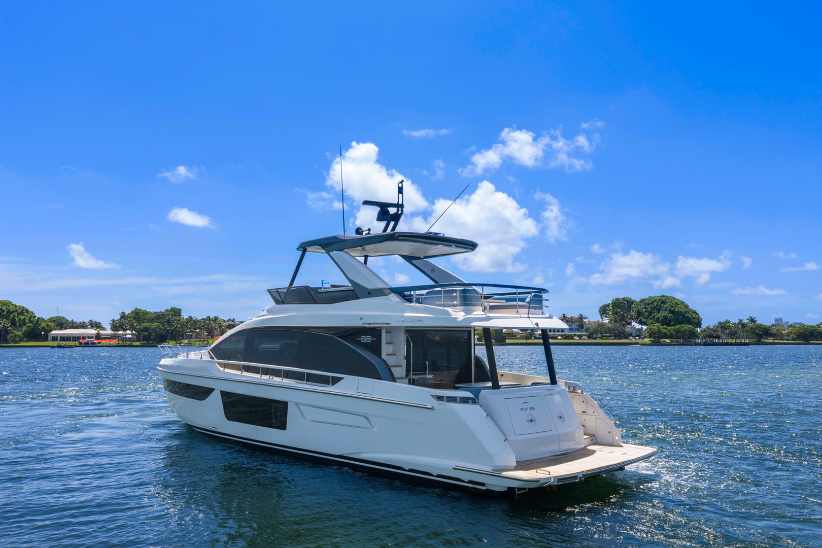 2025 Azimut 68 FLY