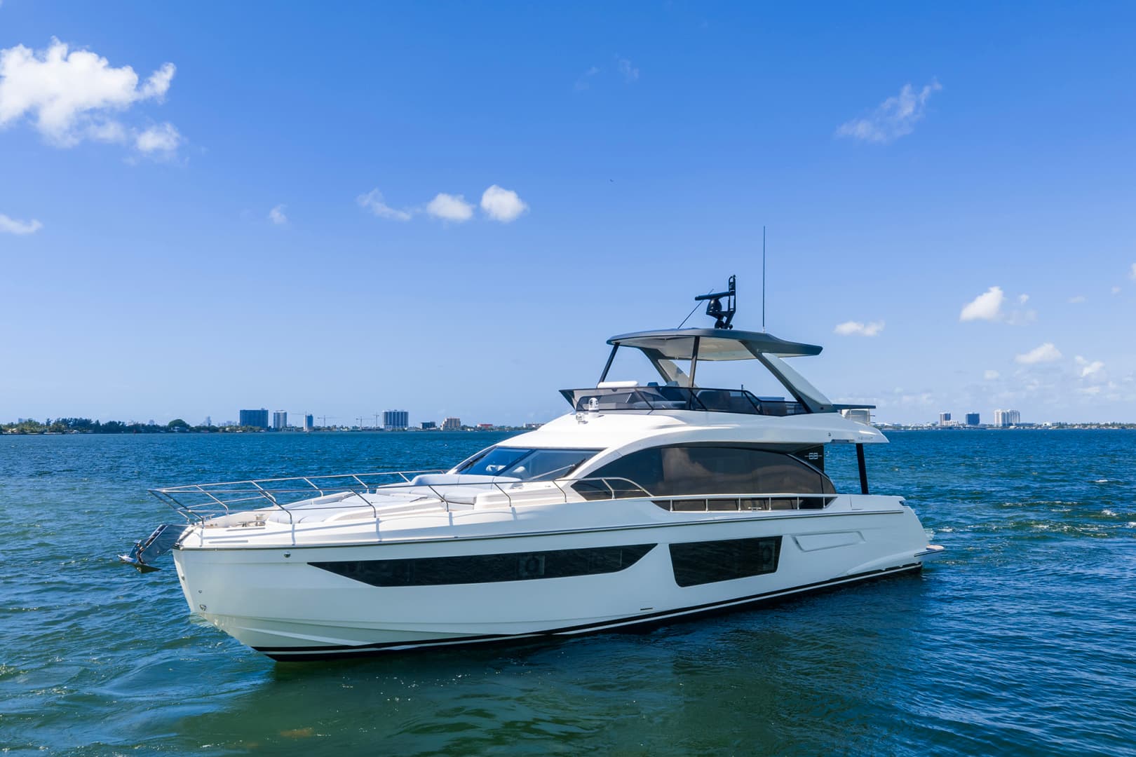 2025 Azimut 68 FLY