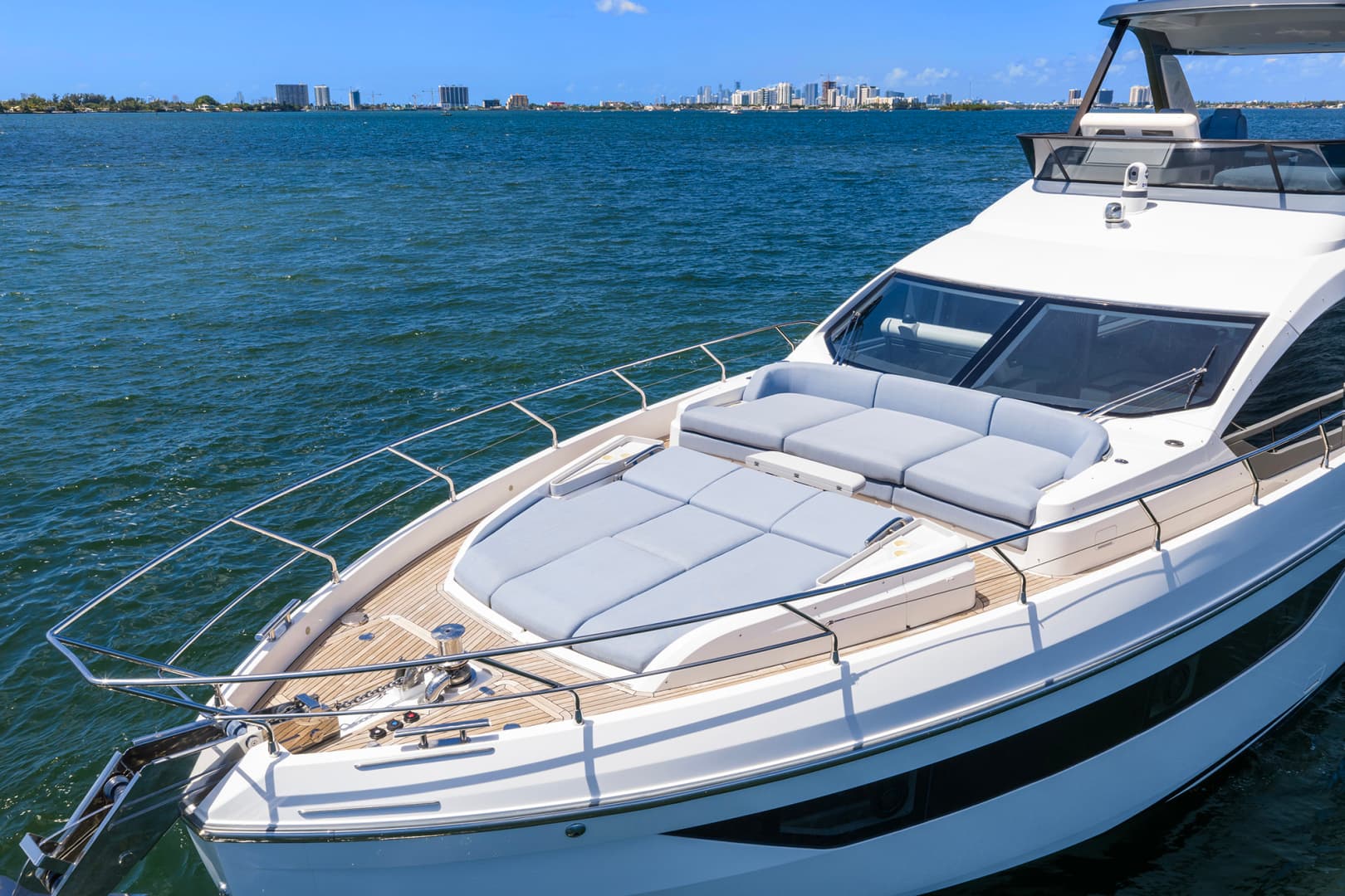 2025 Azimut 68 FLY