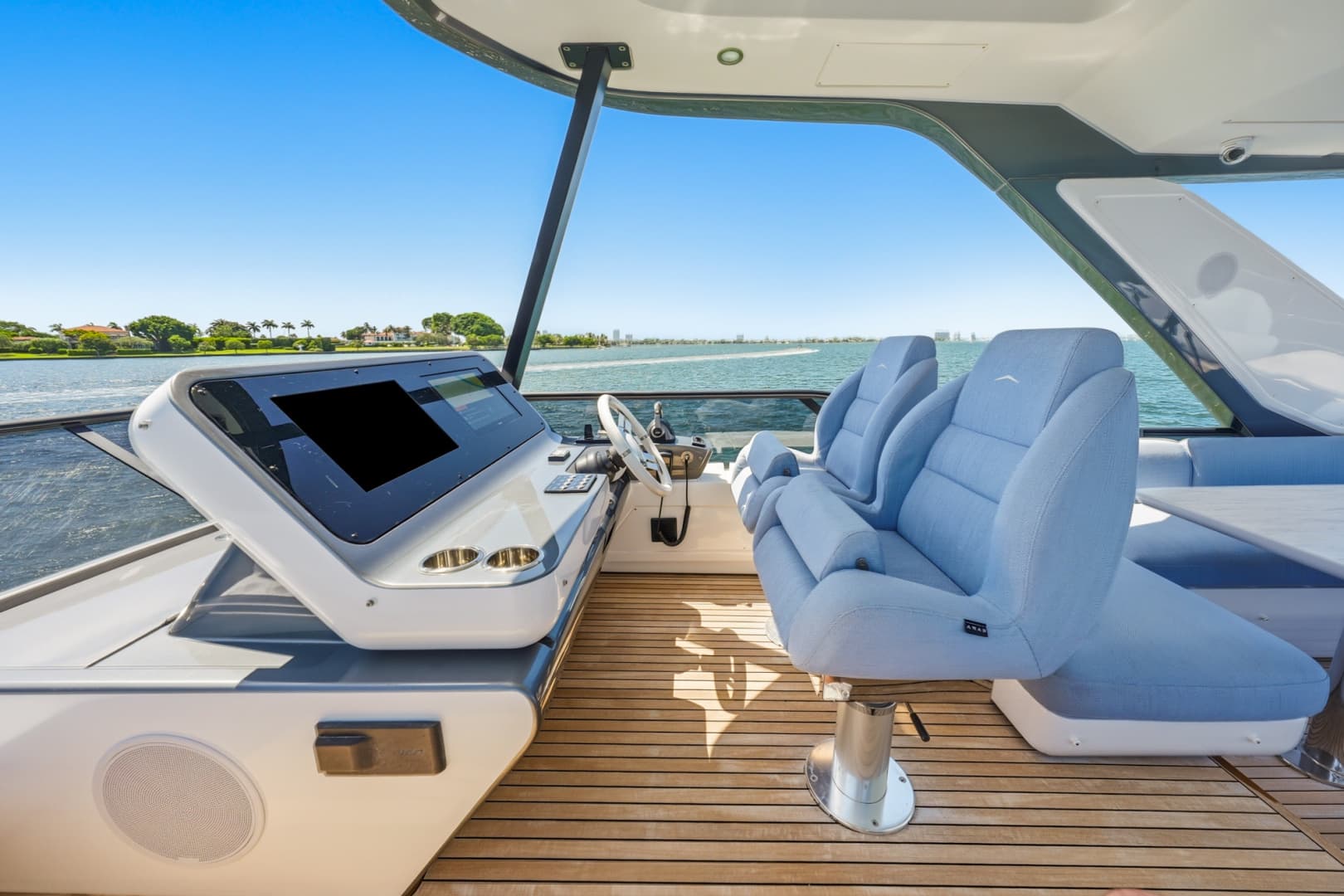 2025 Azimut 68 FLY