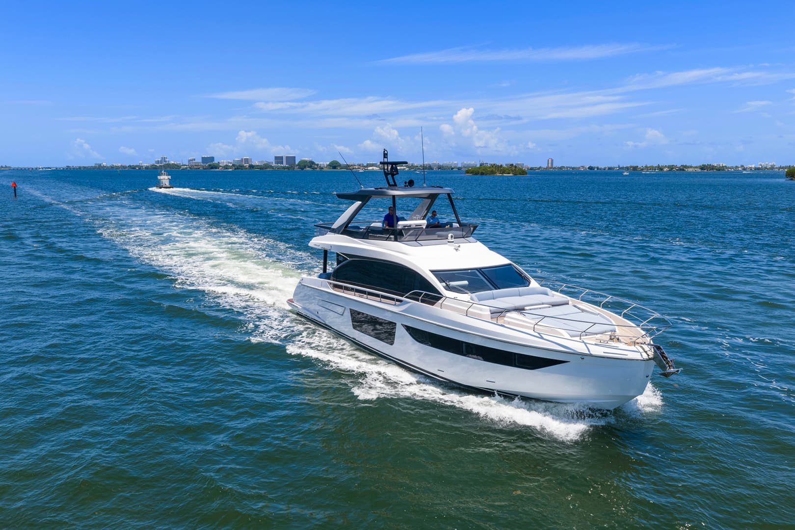2025 Azimut 68 FLY