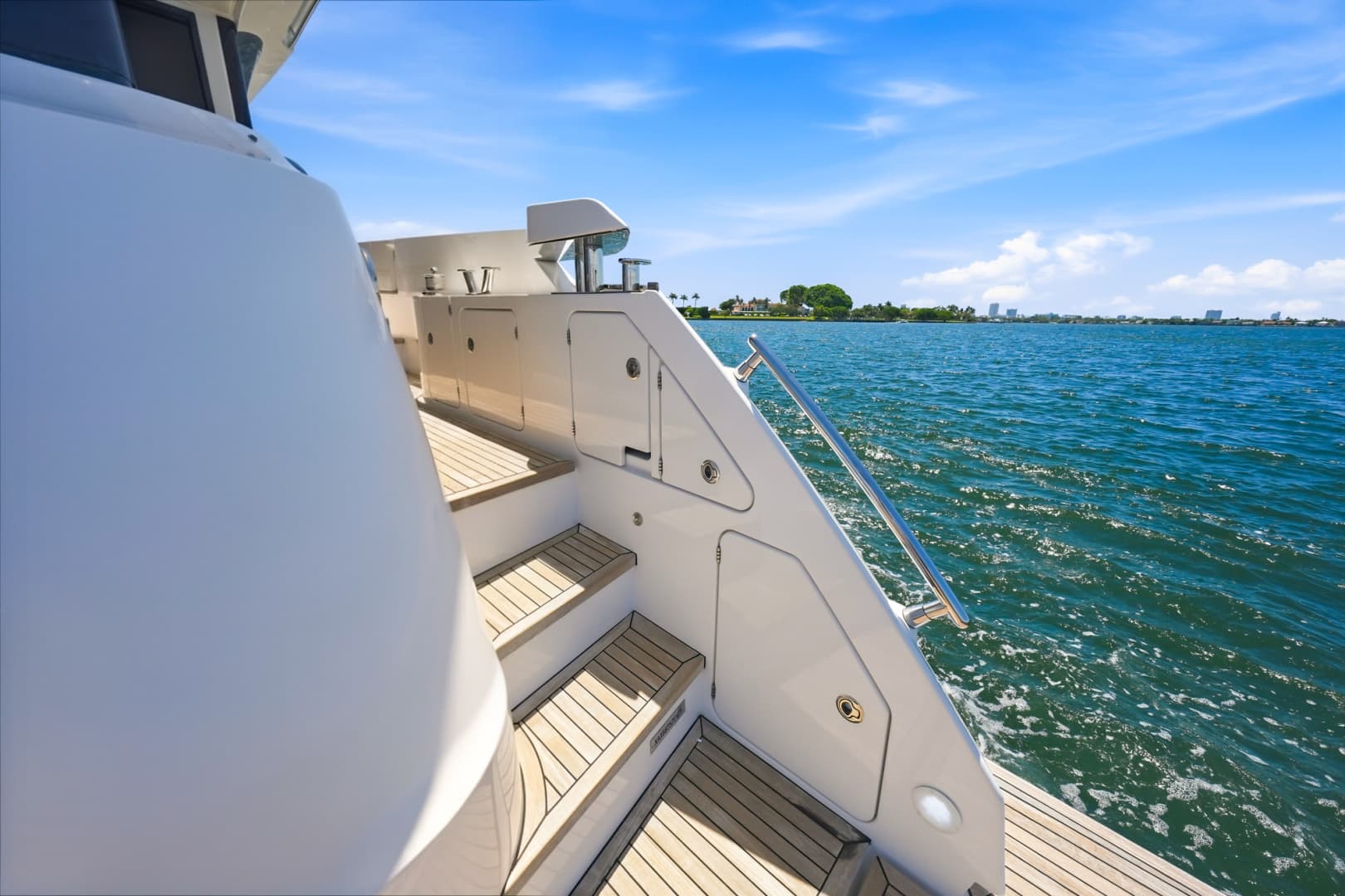 2025 Azimut 68 FLY
