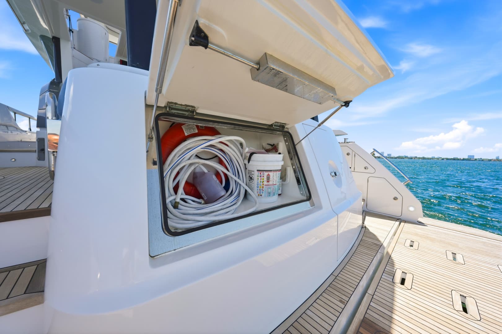 2025 Azimut 68 FLY