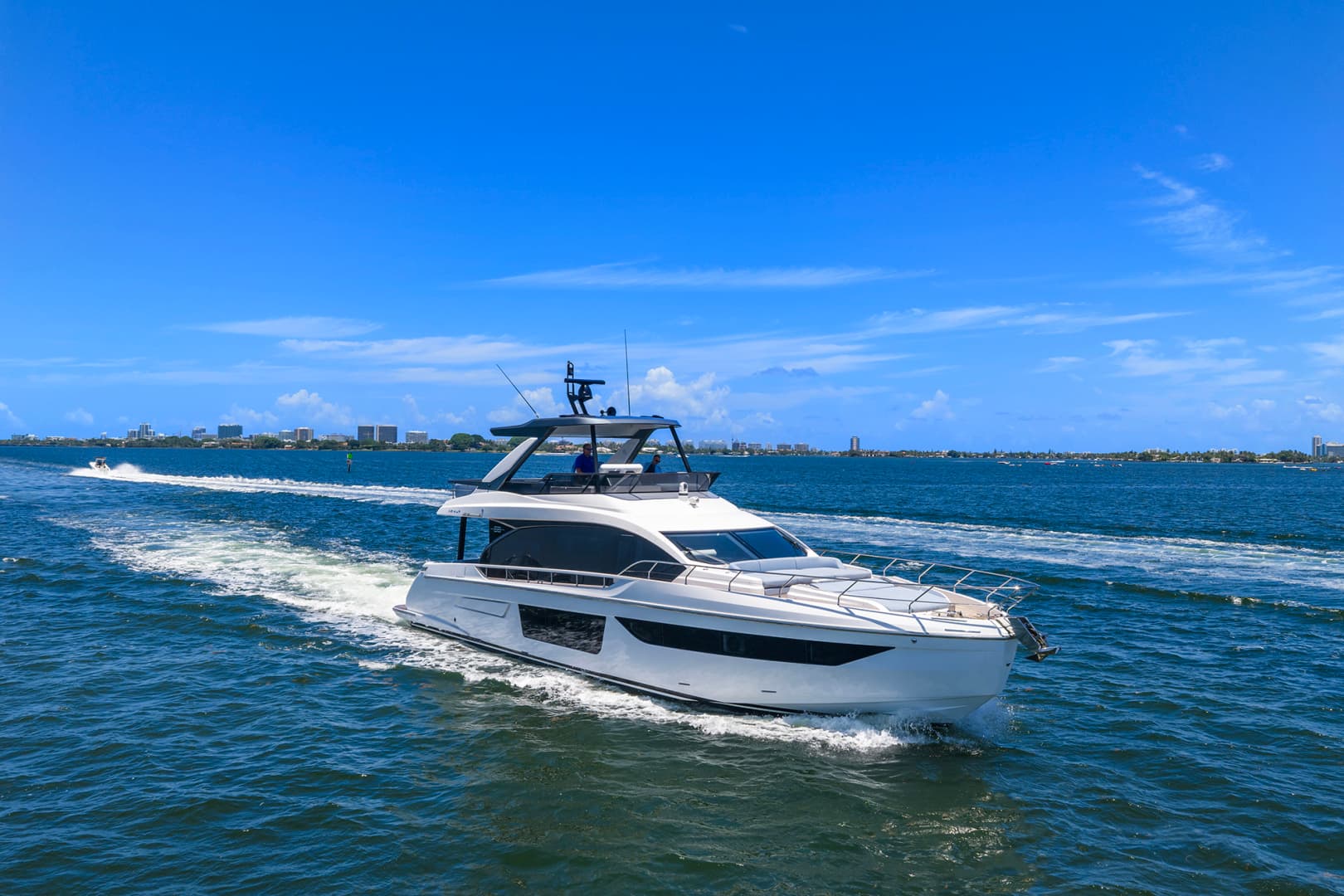 2025 Azimut 68 FLY