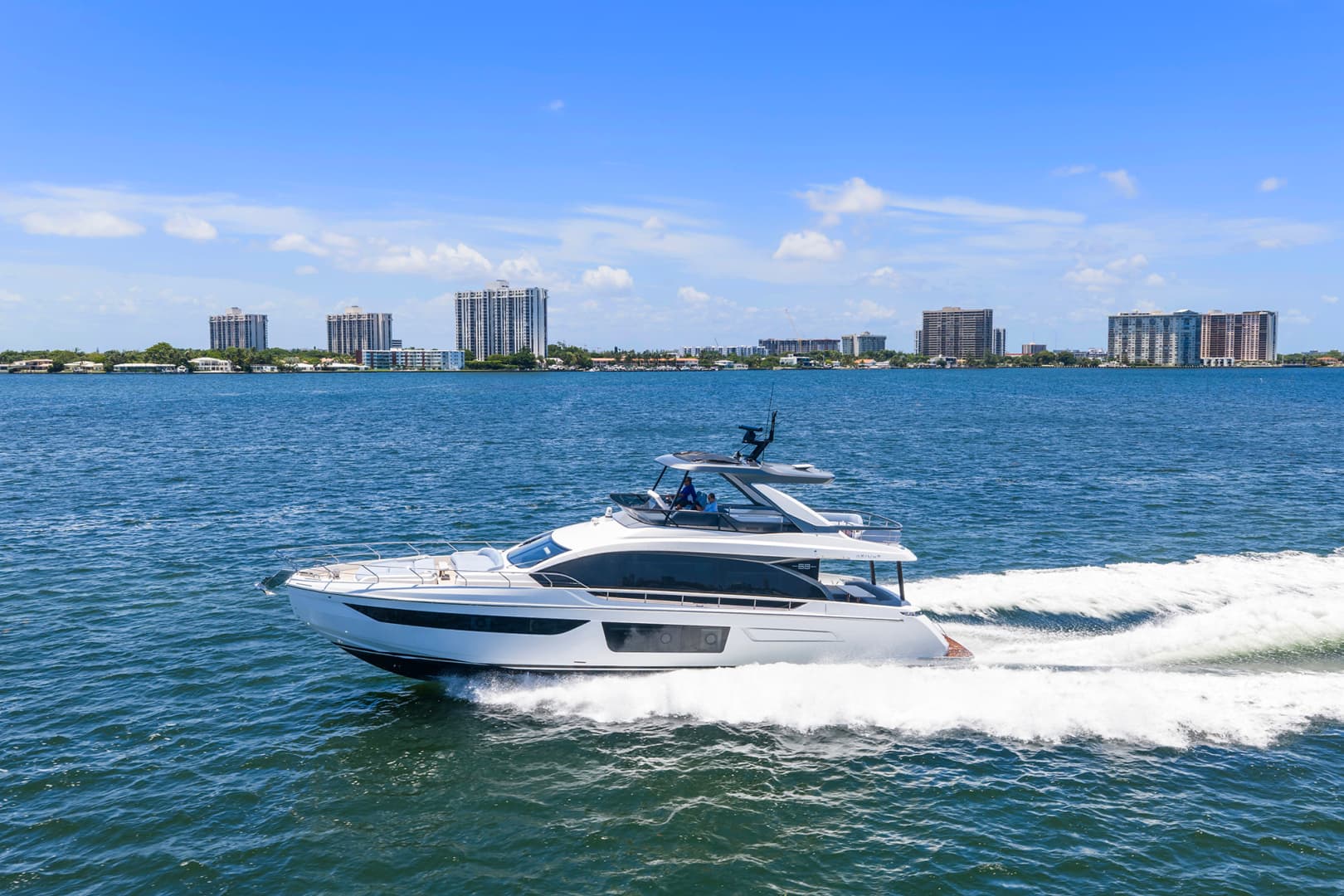 2025 Azimut 68 FLY