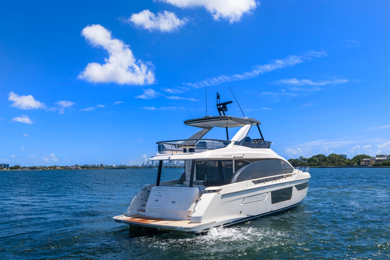 2025 Azimut 68 FLY