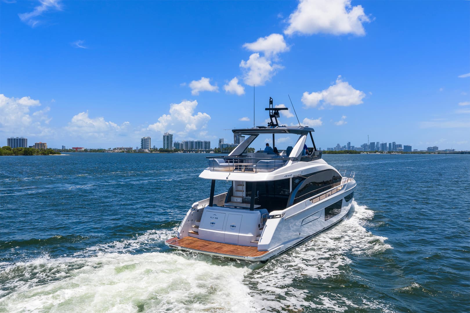 2025 Azimut 68 FLY