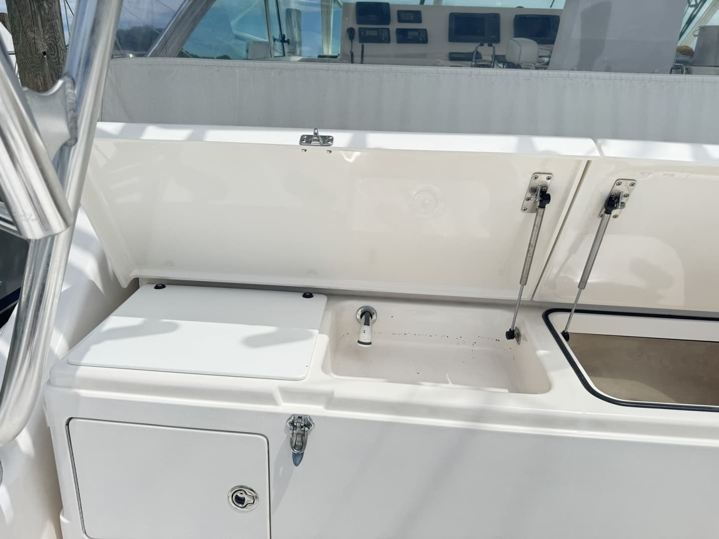 2005 Cabo 40 Express