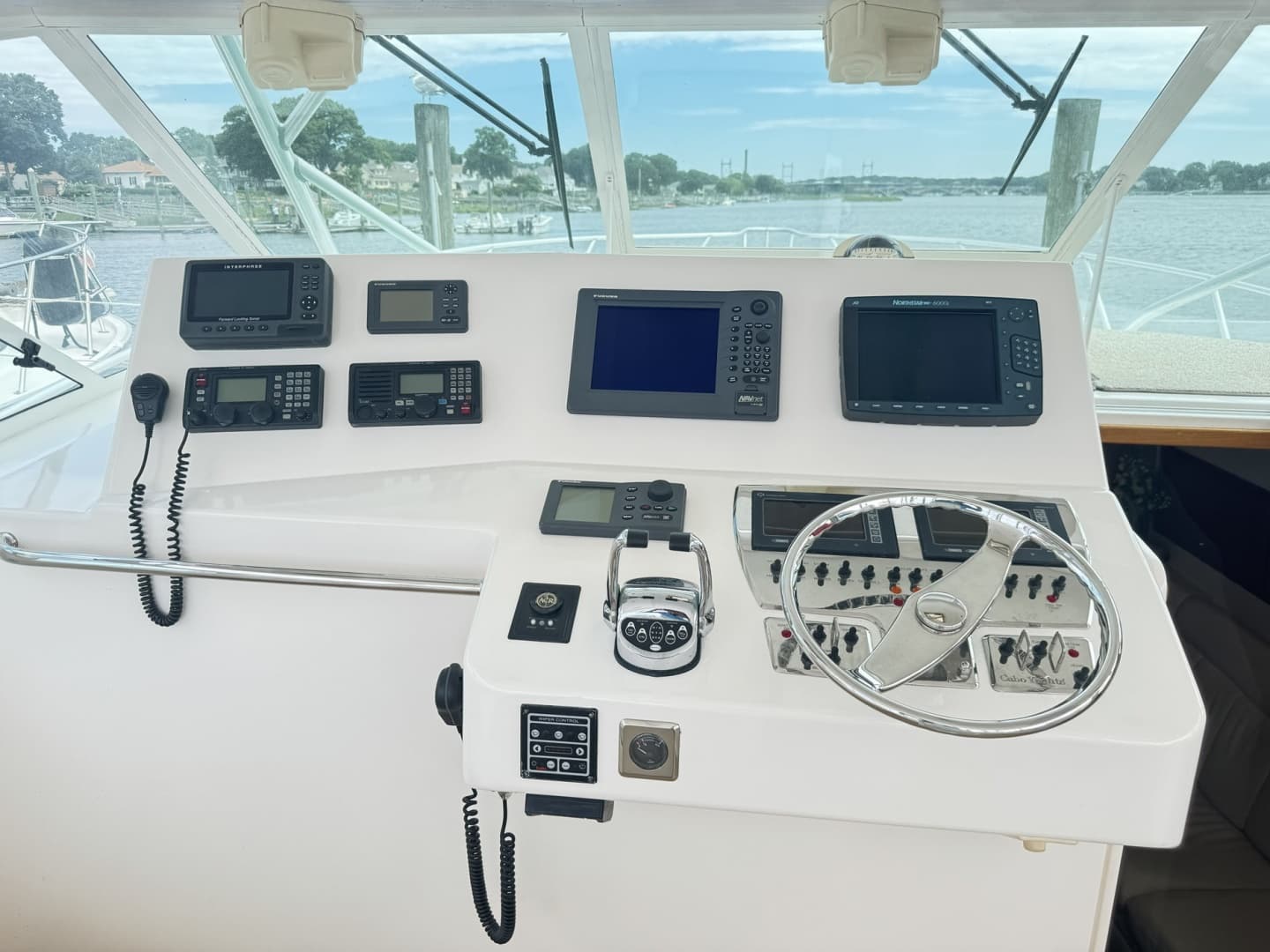 2005 Cabo 40 Express