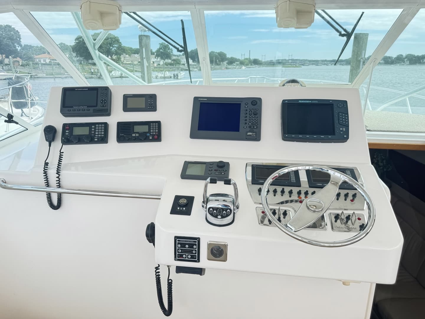 2005 Cabo 40 Express