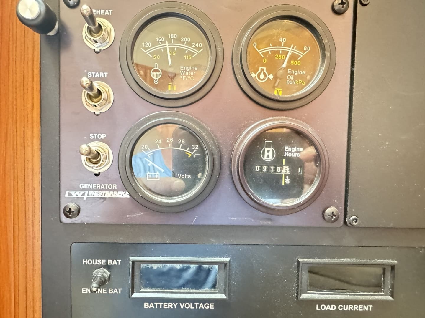 2005 Cabo 40 Express