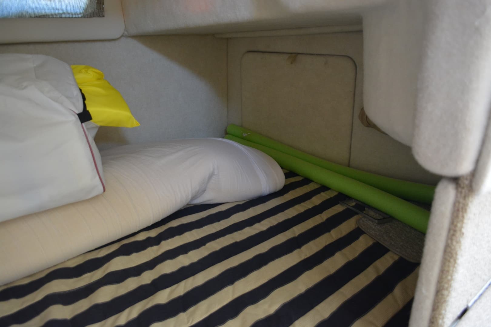 2004 Bayliner 305