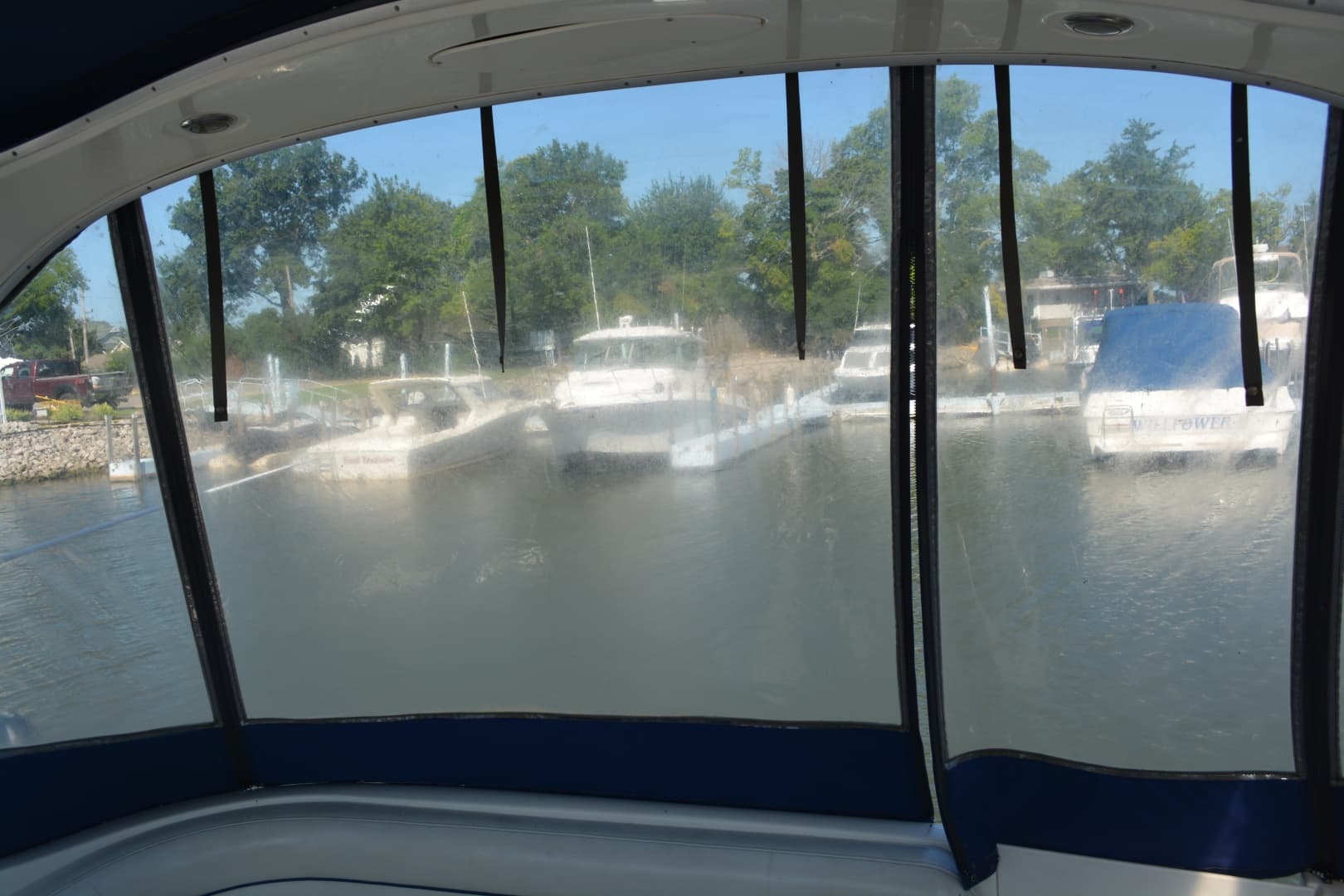 2004 Bayliner 305