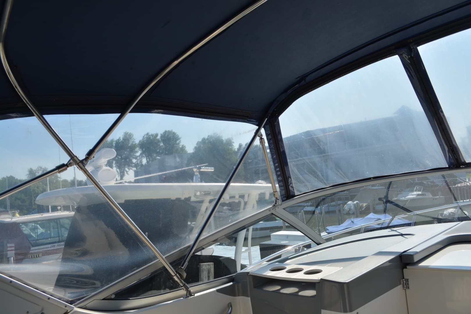2004 Bayliner 305