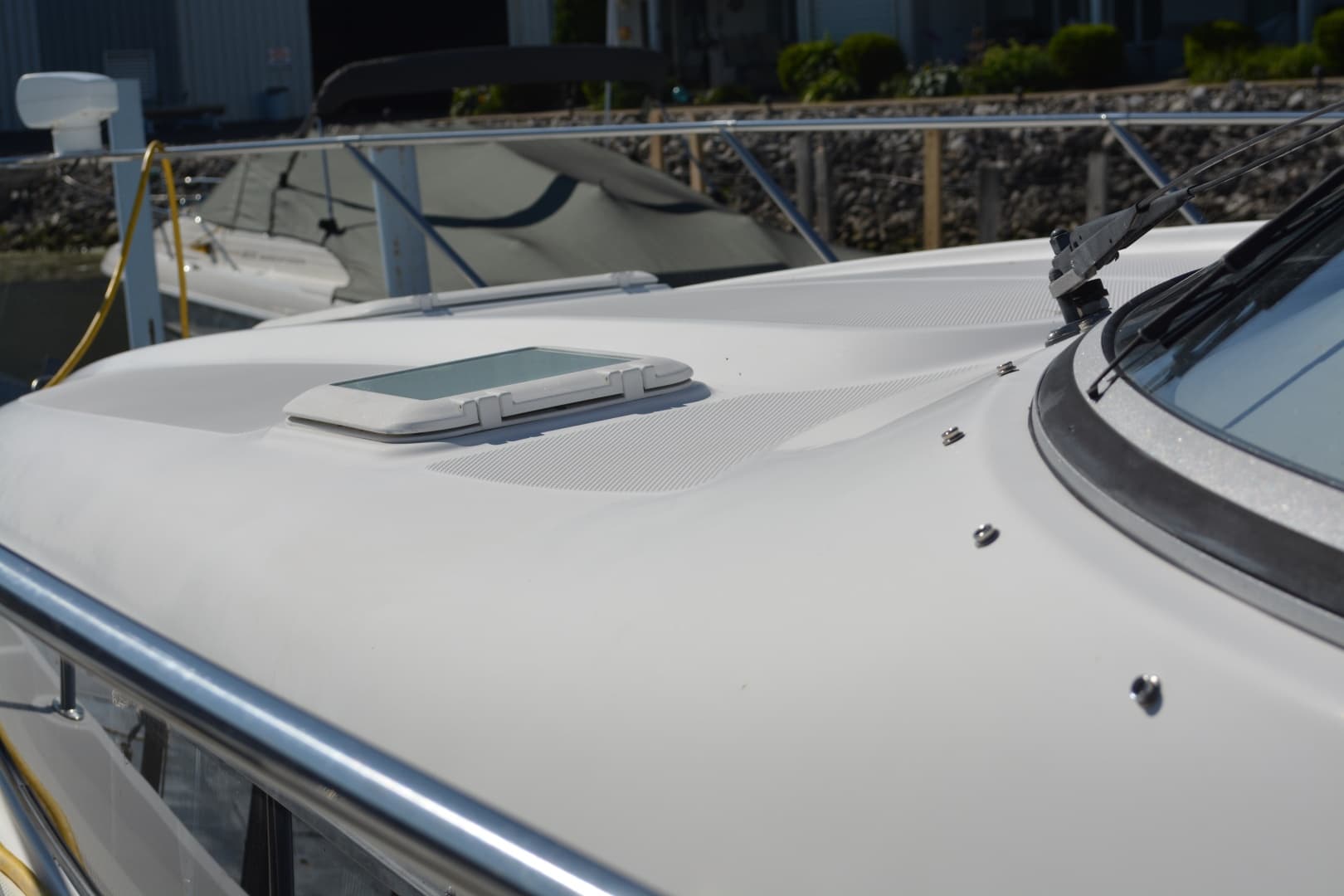 2004 Bayliner 305