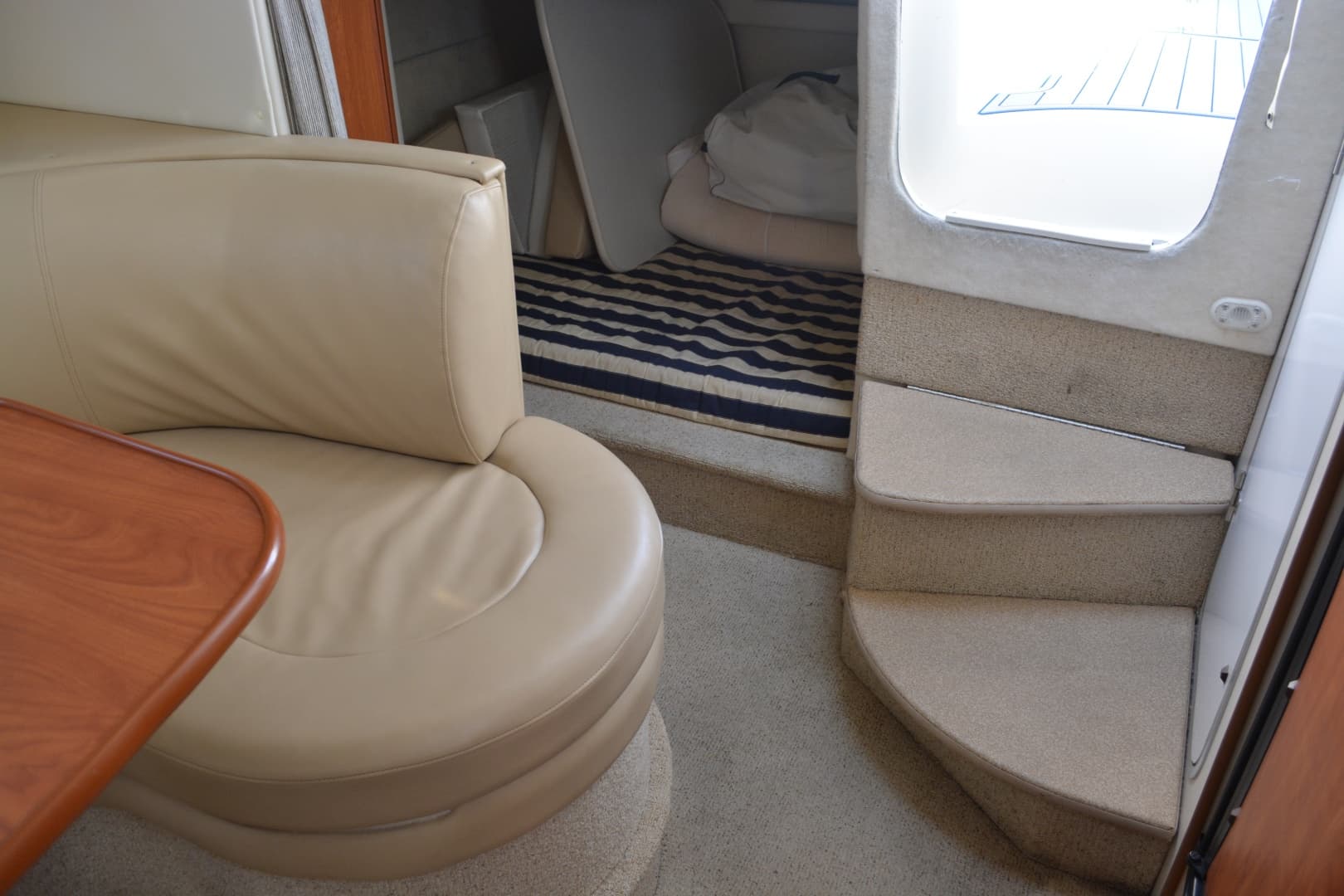 2004 Bayliner 305